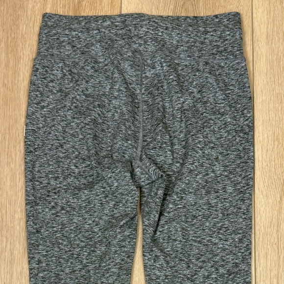 Vuori Women’s Daily Leggings Heathered Black Size Medium 7/8 Length - Picture 6 of 8